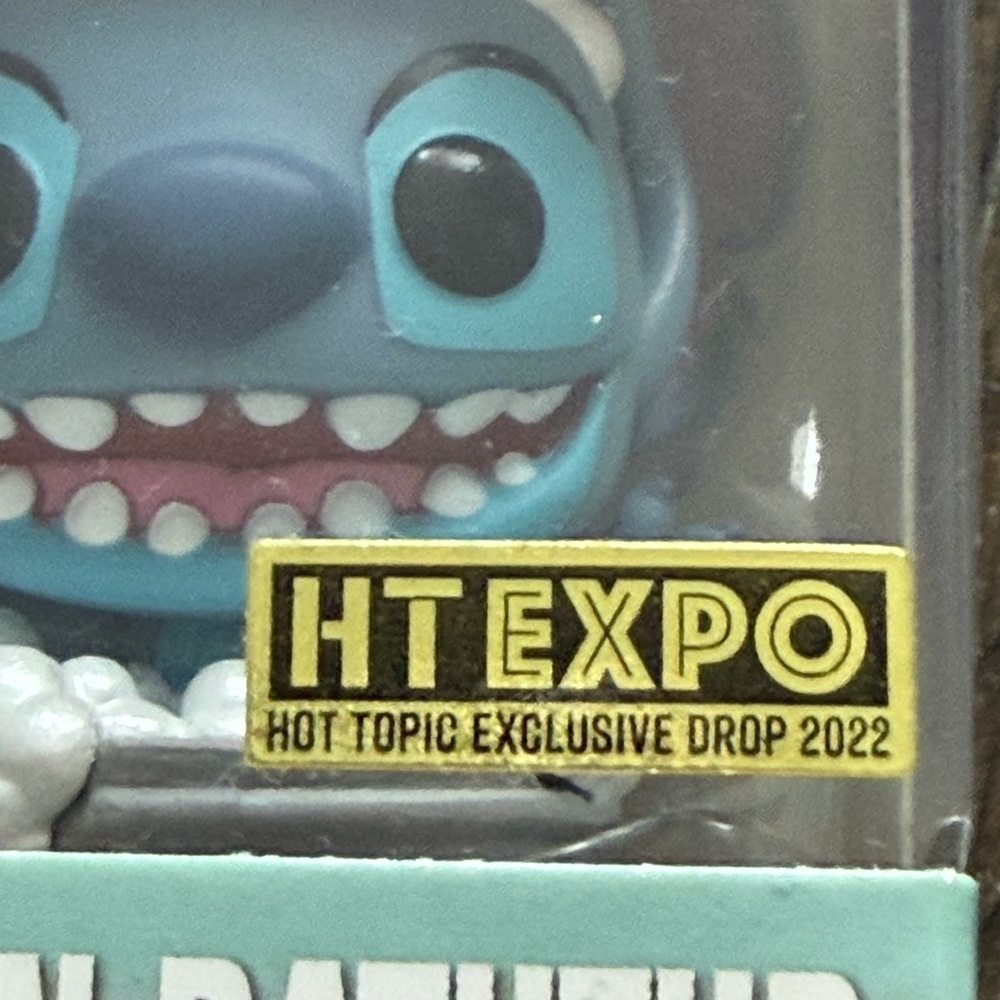 Funko Pocket Pop! Keychain - Stitch in Bathtub (Blue) HT EXPO EXCLUSIVE - Picture 5 of 5